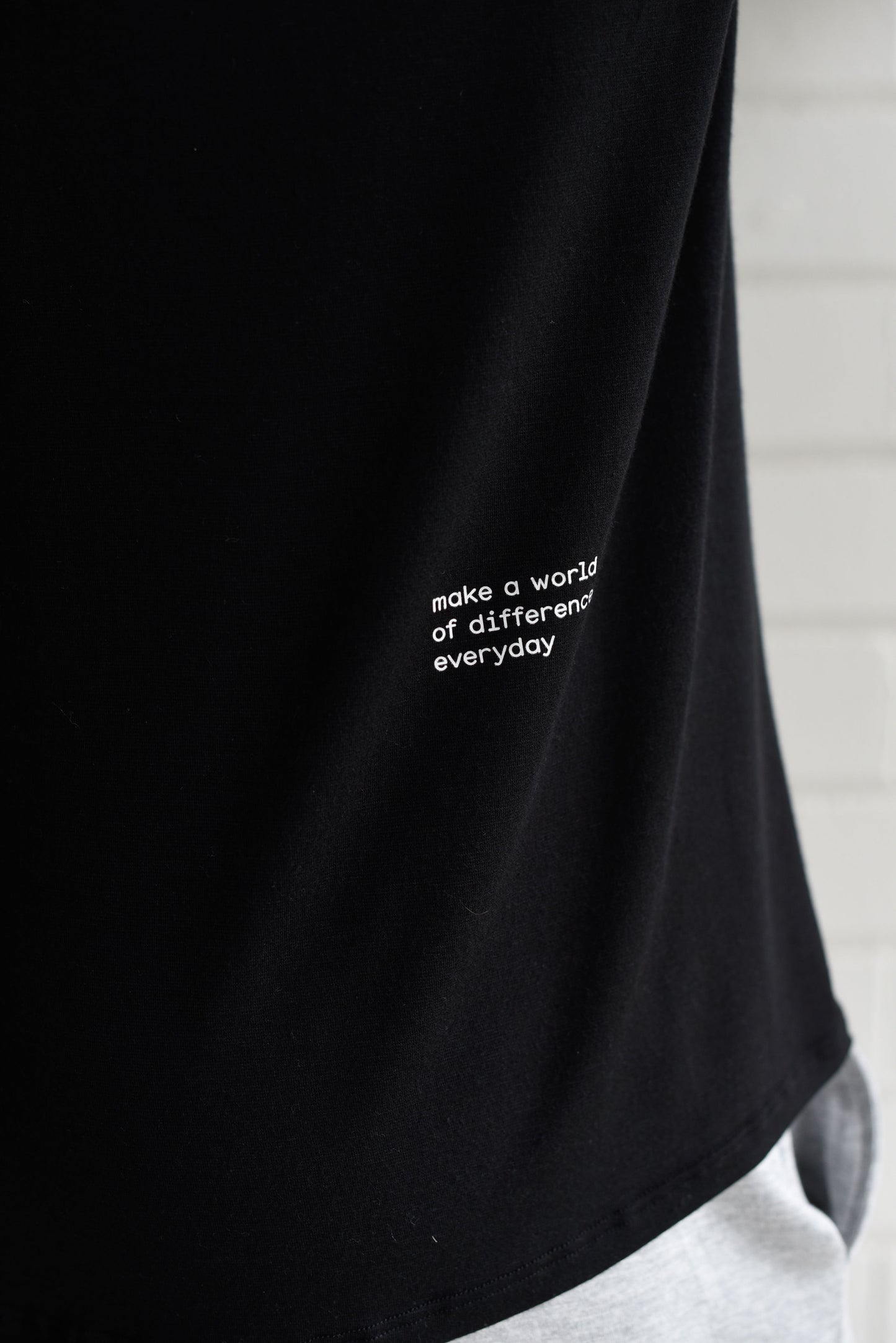 Black Unwind tee